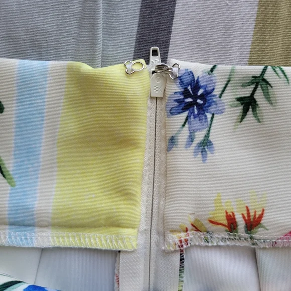 Asos Design Scuba Skirt with Mirrored Flower Print, VGUC, Size 12 - Picture 8 of 10